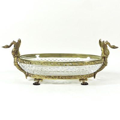Lot 2 - An early 20th century gilt and hobnail cut glass bowl