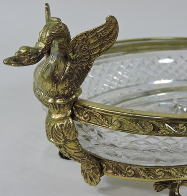 Lot 2 - An early 20th century gilt and hobnail cut glass bowl
