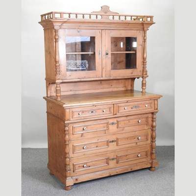 Lot 474 - A pine dresser