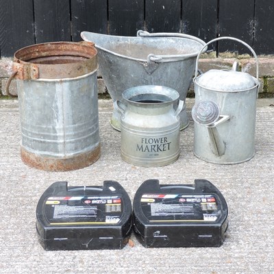 Lot 182 - A collection of galvanised items