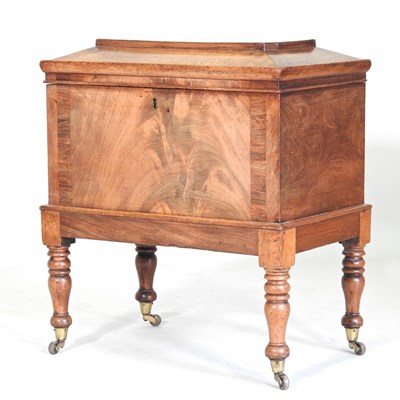 Lot 252 - A Regency mahogany wine cooler