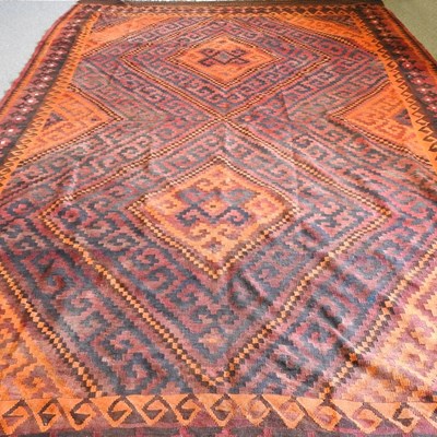 Lot 164 - A Kilim rug
