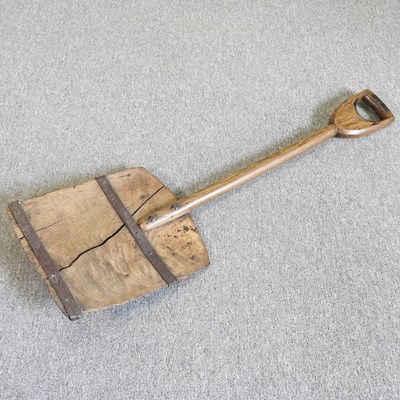 Lot 474 - A vintage grain shovel