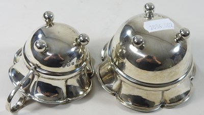 Lot 135 - A collection of silver items