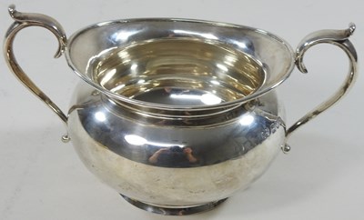 Lot 135 - A collection of silver items