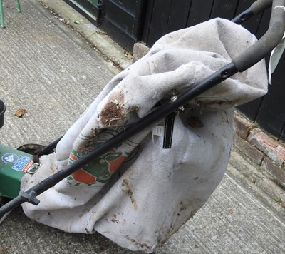 Lot 718 - A Quantum lawn hoover