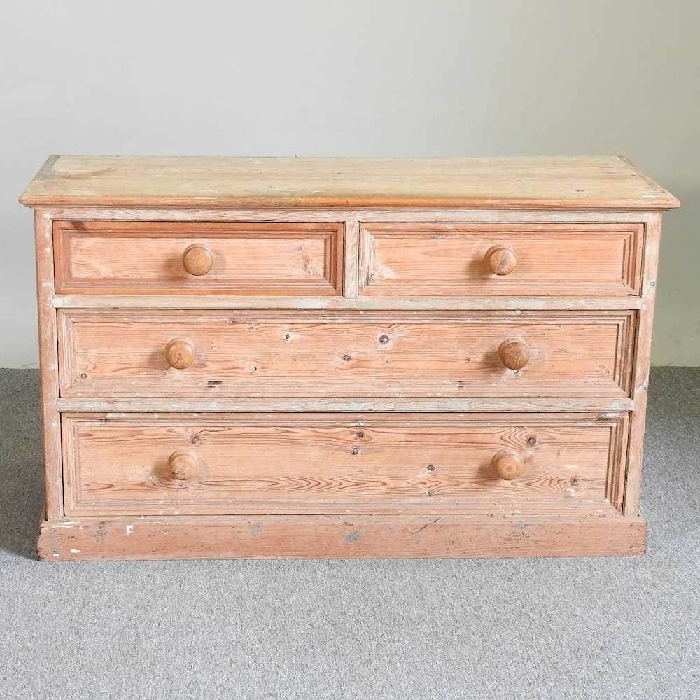 Lot 827 - An antique pine chest