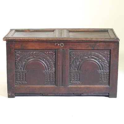 Lot 542 - An 18th century oak coffer