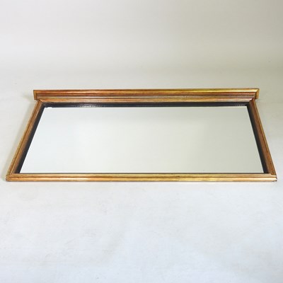 Lot 588 - A gilt framed mirror