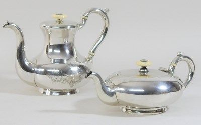 Lot 125 - An early 20th century Russian silver teapot