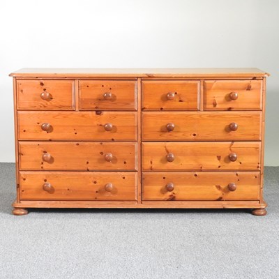 Lot 654 - A pine chest of drawers