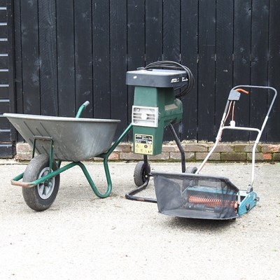 Lot 715 - A garden shredder and scarifier