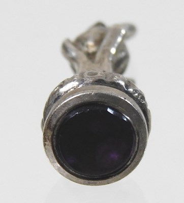 Lot 140 - A 19th century carved carnelian intaglio seal