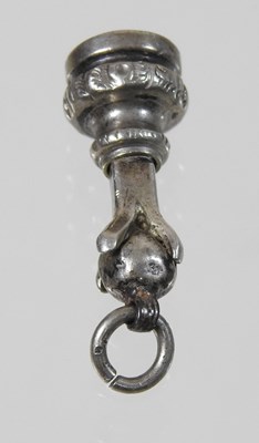 Lot 140 - A 19th century carved carnelian intaglio seal