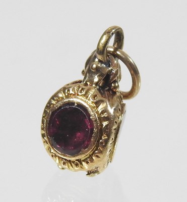 Lot 140 - A 19th century carved carnelian intaglio seal