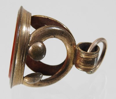 Lot 140 - A 19th century carved carnelian intaglio seal