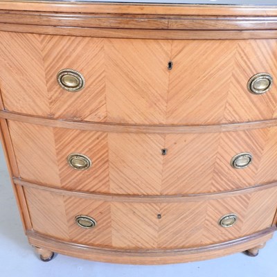 Lot 136 - An early 20th century satinwood chest