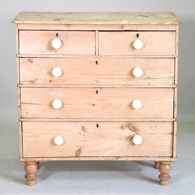 Lot 759 - A Victorian pine chest