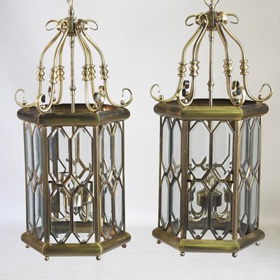 Lot 672 - A pair of hanging lanterns