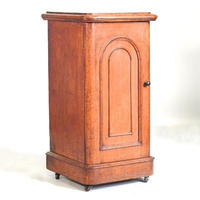 Lot 707 - A Victorian pot cupboard