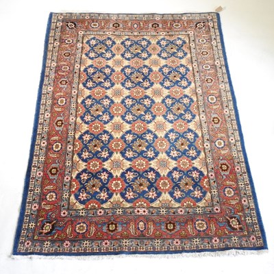 Lot 675 - A modern woollen rug