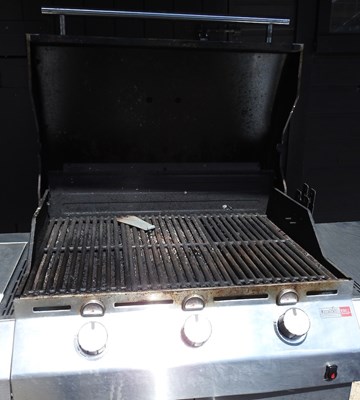 Lot 892 - A stainless steel gas barbeque