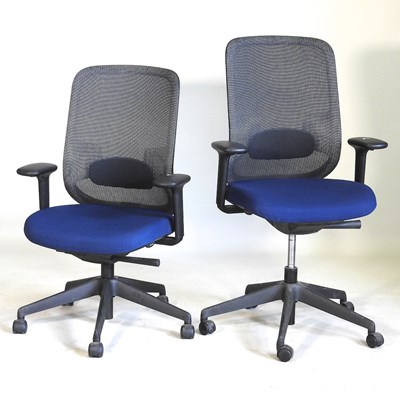 Lot 925 - Two swivel office chairs