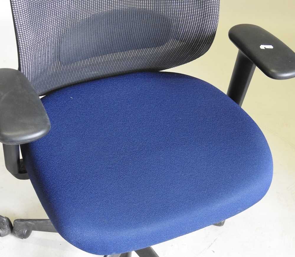 Lot 925 Two swivel office chairs