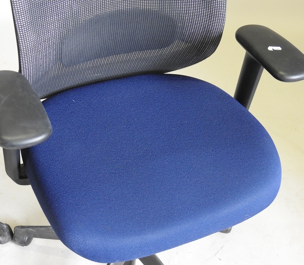Lot 925 Two swivel office chairs