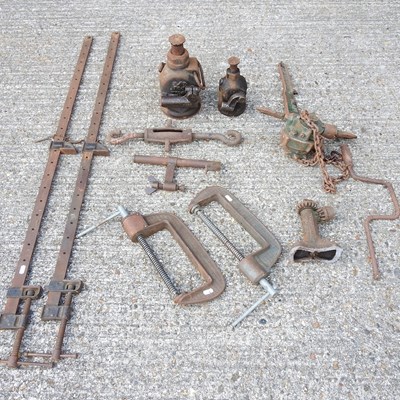 Lot 606 - A collection of tools