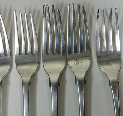 Lot 91 - A collection of George IV silver forks
