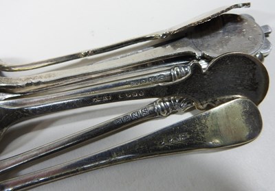 Lot 176 - A collection of silver cutlery