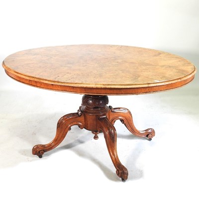 Lot 491 - A Victorian loo table