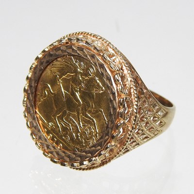 Lot 228 - An Edward VII ring