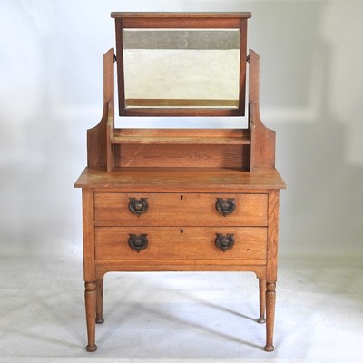 Lot 484 - An Edwardian oak chest