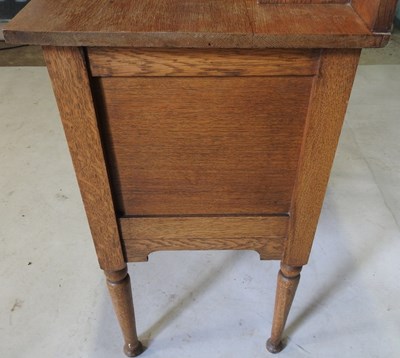 Lot 484 - An Edwardian oak chest