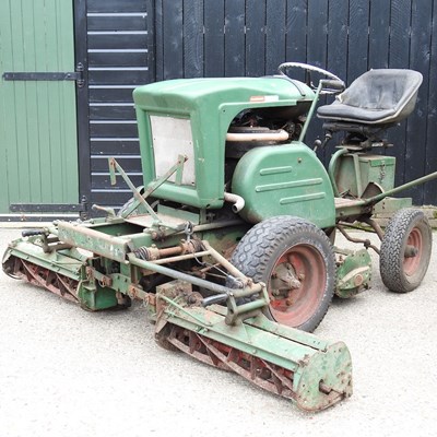 Lot 24 - A Ransomes ride-on gang mower