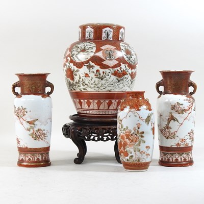 Lot 285 - An early 20th century Japanese kutani porcelain ginger jar and cover