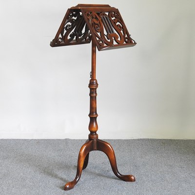 Lot 507 - A duet music stand