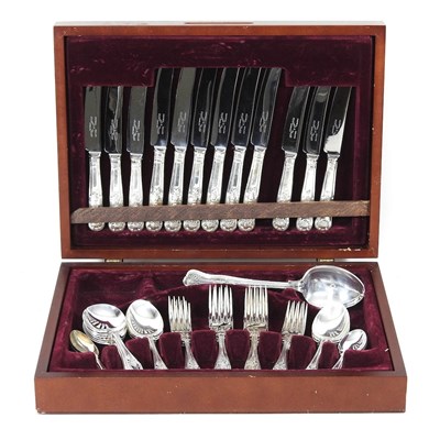 Lot 516 - A canteen of cutlery