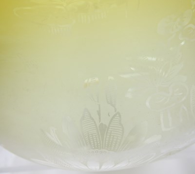 Lot 295 - A yellow etched glass oil lamp shade