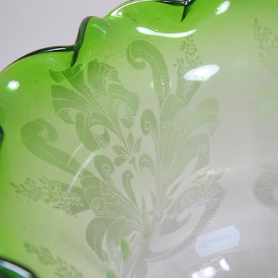 Lot 146 - A green etched glass oil lamp shade
