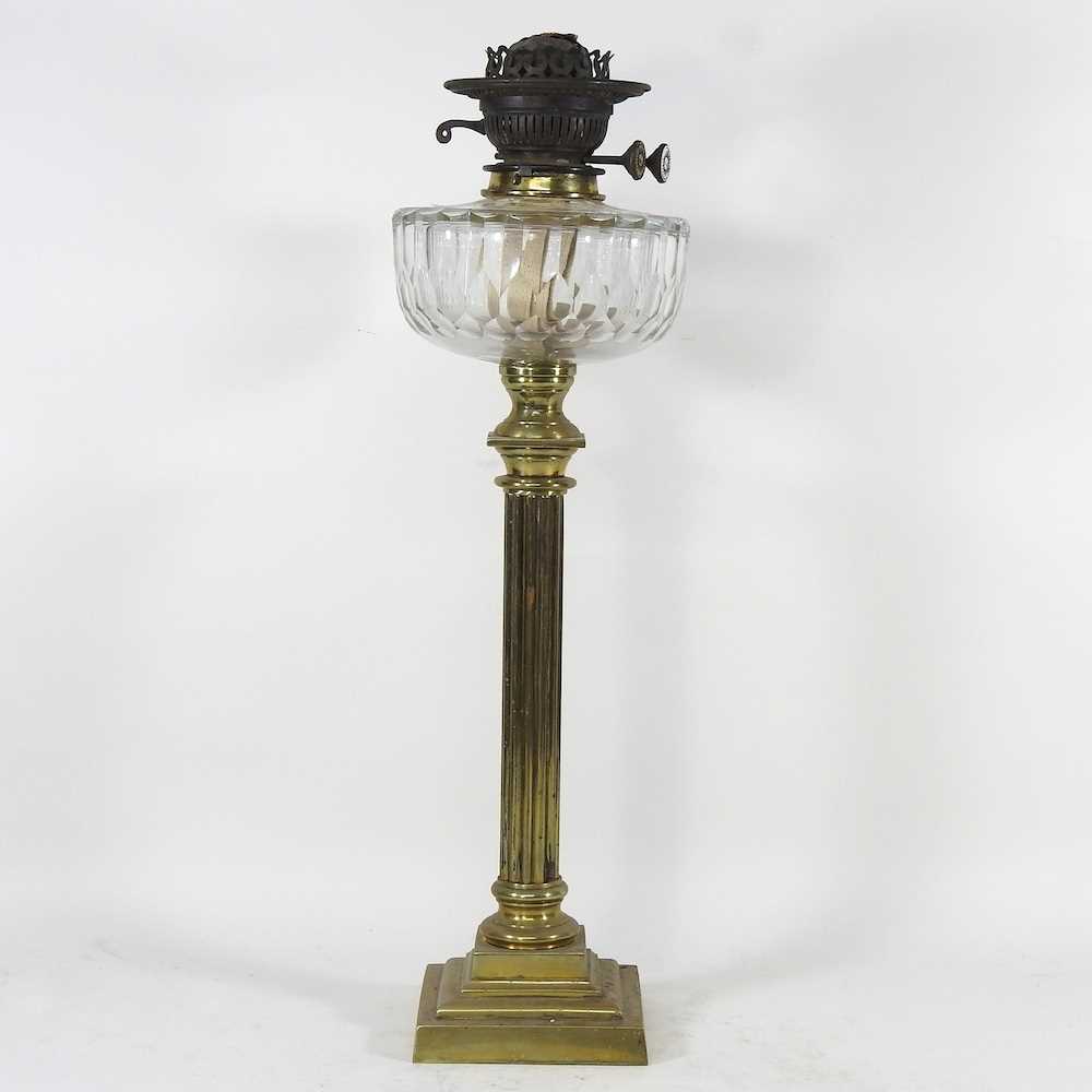 Lot 436 - A 19th century oil lamp