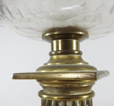 Lot 562 - A 19th century oil lamp