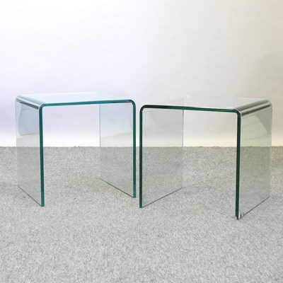 Lot 696 - A pair of contemporary curved glass occasional tables