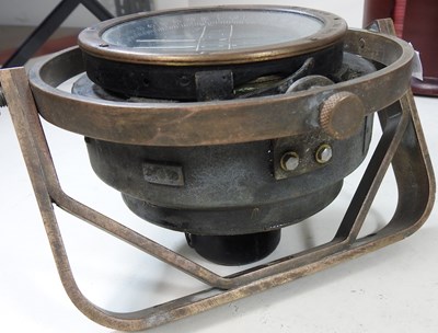 Lot 688 - A World War II compass