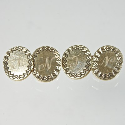 Lot 132 - A pair of 9 carat gold cufflinks