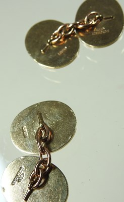 Lot 132 - A pair of 9 carat gold cufflinks