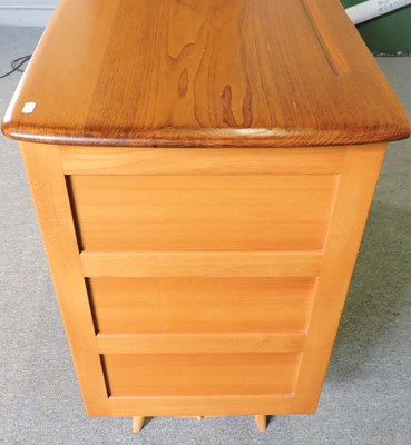 Lot 417 - A Ercol Windsor sideboard