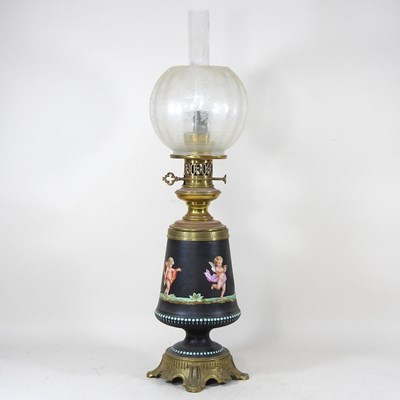 Lot 287 - A 19th century oil lamp